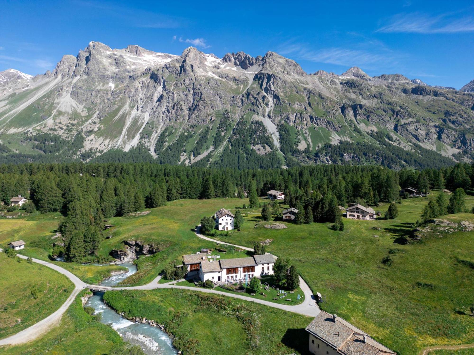 Hotel Chesa Pool Sils Maria Buitenkant foto